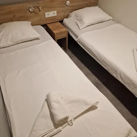 Aldeamento Turístico Adriastay 360 *